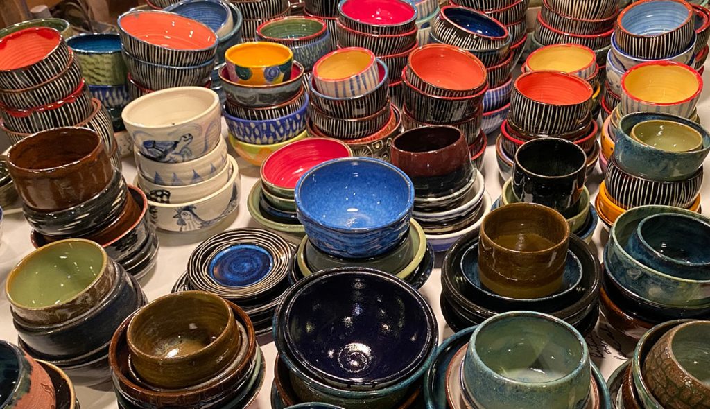 Colorful bowls 2023